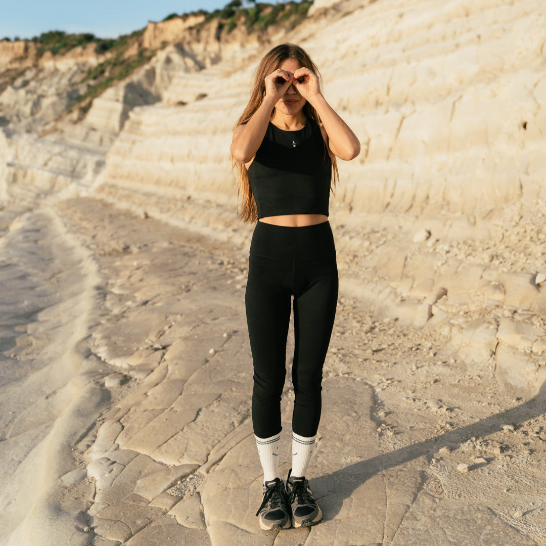 Ainé sustainable leggings front view - PYRATEX Tencel activewear